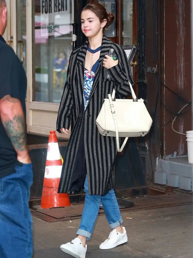 [Bintang] Selena Gomez dan Emma Watson