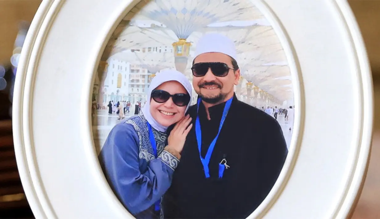 Ketemu pertama, membawa kesan tersendiri bagi pemain sinetron Umar Lubis. Itulah pertama kali ketemu dengan Vela yang kini telah memberinya empat orang anak. Nabil Raehan Lubis, Ramzie Rif'at Lubis, Rania Rizqina Lubis, dan Raafi Ali Lubis. (dok. Pribadi)