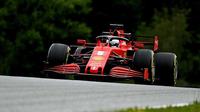 Sebastian Vettel saat mengaspal di Sirkuit Red Bull Ring, Austria. (Twitter/Ferrari)