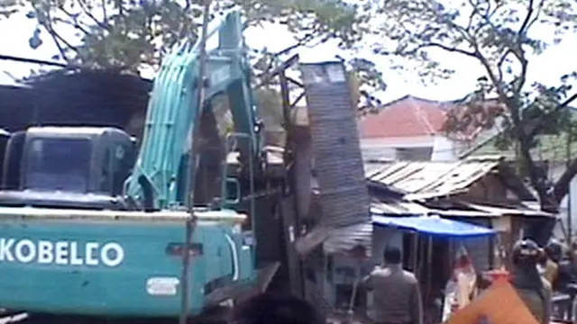 [VIDEO] Pembongkaran Rumah Warga di Waduk Pluit Berlanjut