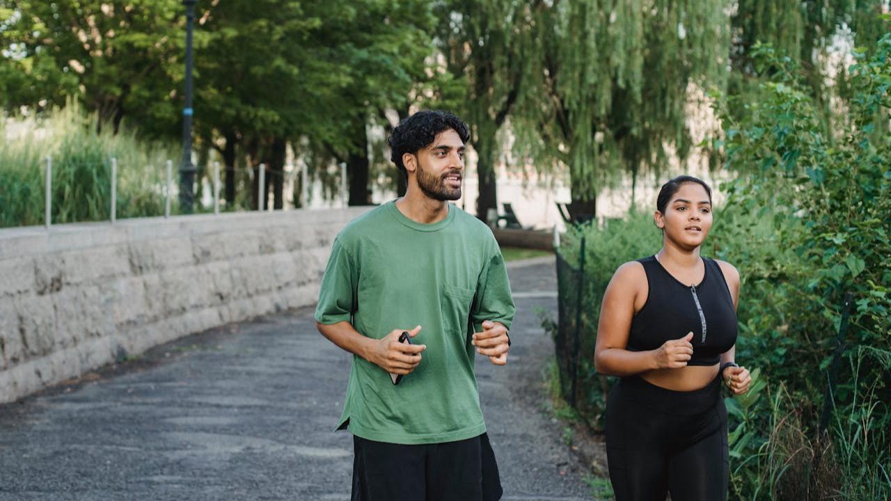 Ilustrasi Brisk Walking
