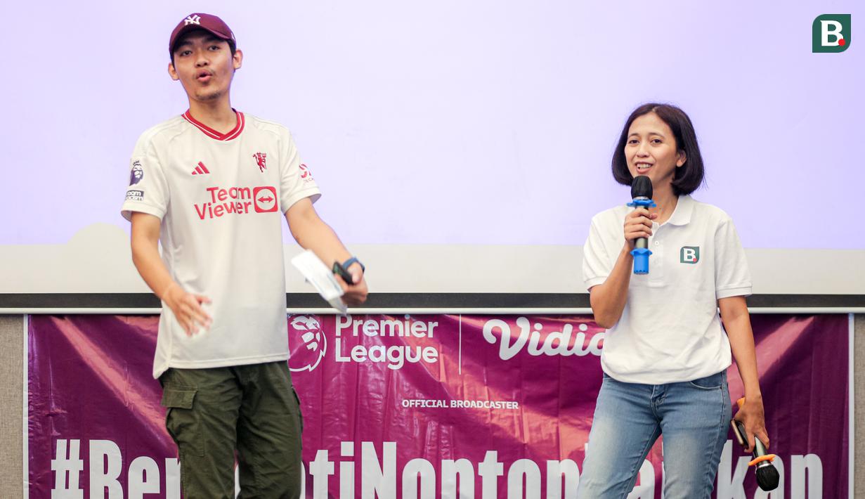 <p>Jurnalis Bola.com, Yus Mei Sawitri ketika memberikan prediksi pertandingan antara Manchester City melawan Manchester United saat Roaring Night Liga Inggris yang berlangsung di Hotel IBIS Style, Tanah Abang, Jakarta, Minggu (03/03/2024). (Bola.com/Bagaskara Lazuardi)</p>