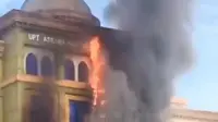 Kebakaran Hebat Melalap Gedung Asrama Haji Medan