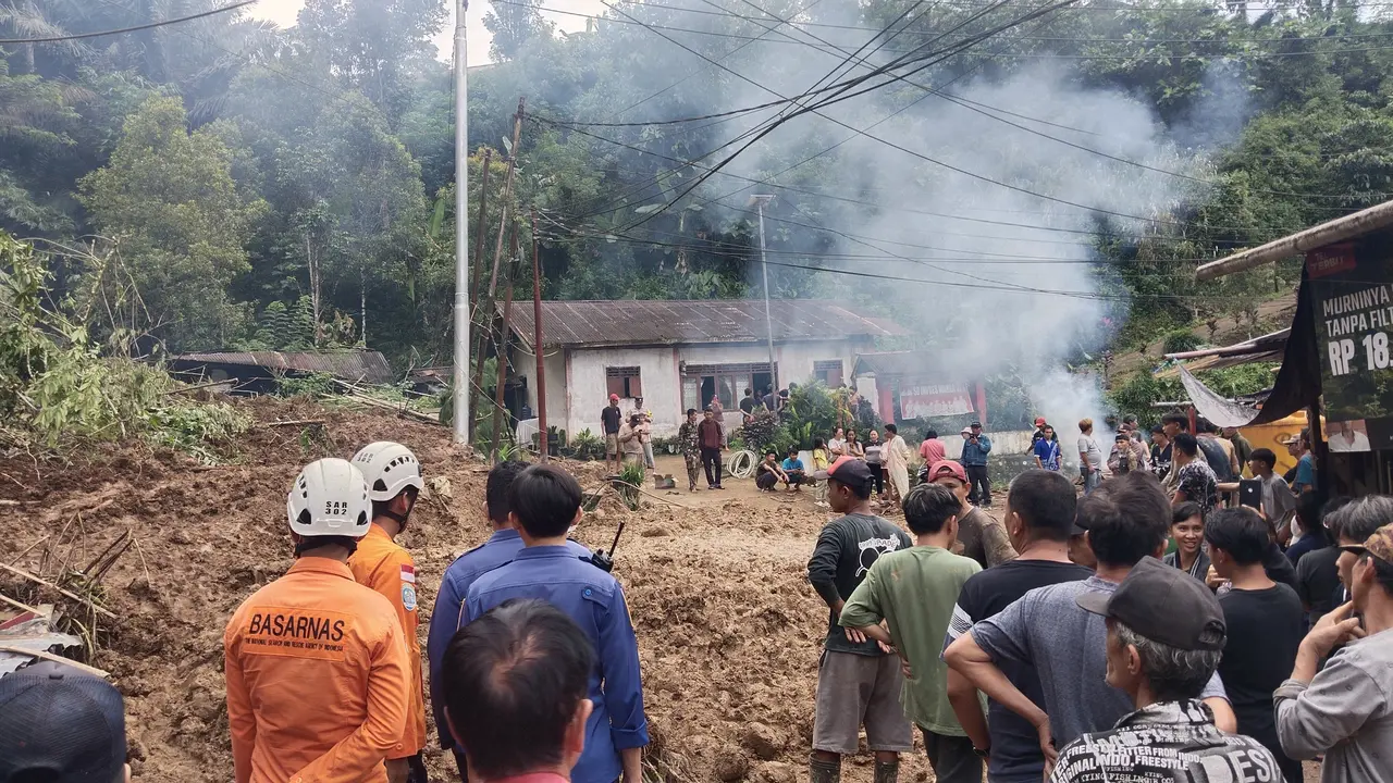 Proses pencarian dan evakuasi korban longsor di Desa Wanga, Kecamatan Motoling Timur, Minahasa Selatan, pada Rabu (29/1/2025).