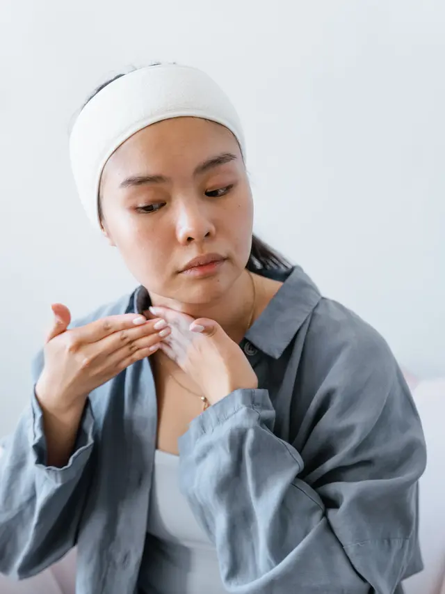 Ternyata Ini Trik Merawat Kulit Leher dan Décolletage agar Bebas Garis Halus