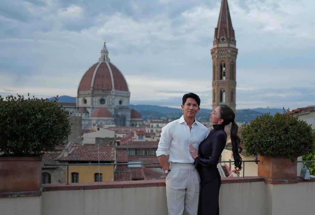 Pose Mesra Prince Mateen dan Anisha Rosnah di Anniversary Pertama Jadi Sorotan