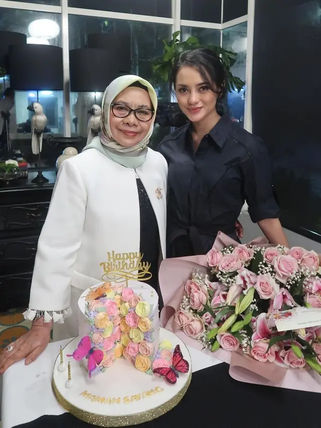 Meninggal karena Covid-19, Ini 6 Momen Kenangan Manis Ririn Ekawati dan Ibunda