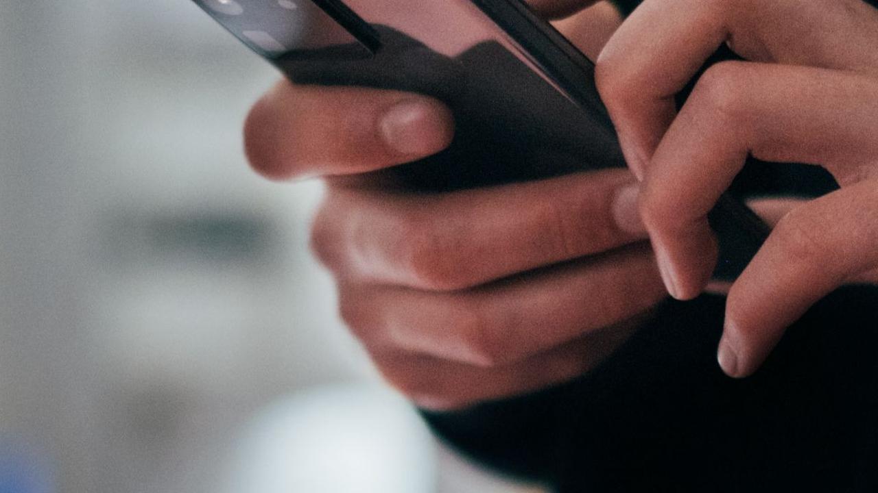 Diam-diam HP Bisa Nguping dan Munculkan Iklan Hasil Percakapan di Telepon? Begini faktanya