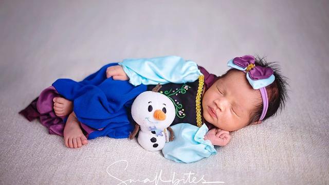 Khadeejah anak Kartika Putri jalani pemotretan bertema Frozen (Foto: Instagram @kartikaputriworld)