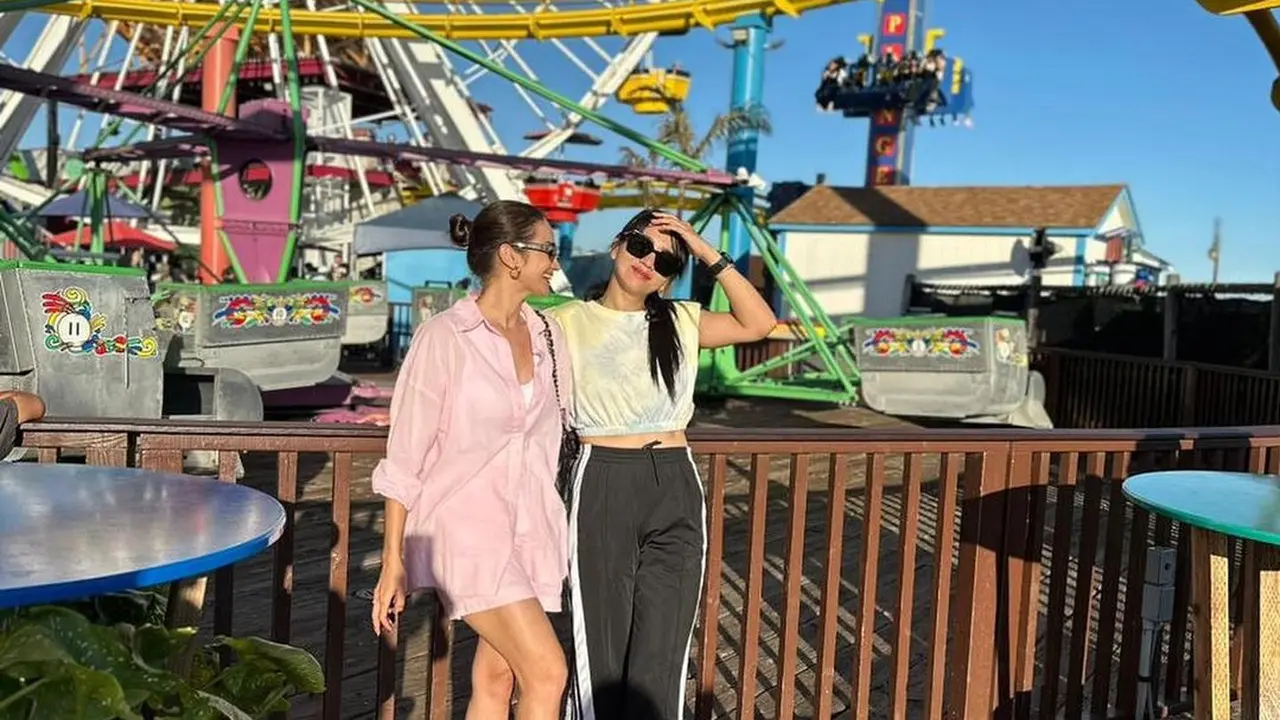 Hesty Purwadinata dan Enzy Storia