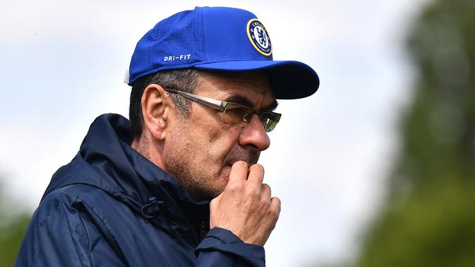 Maurizio Sarri meninggalkan Chelsea untuk menerima pinangan Juventus.  (AFP Photo/Ben Stansall)