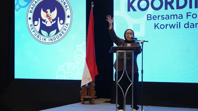 Wakil Kepala Badan Gizi Nasional (BGN) Nanik Sudaryati Deyang  dalam acara Koordinasi dan Evaluasi Program Makan Bergizi Gratis bersama Forkompimda, Kasatpel, Yayasan. Mitra, Korwil, Korcam, dan Kepala SPPG di Wilayah Eks Karesidenan Banyumas, di Hotel As
