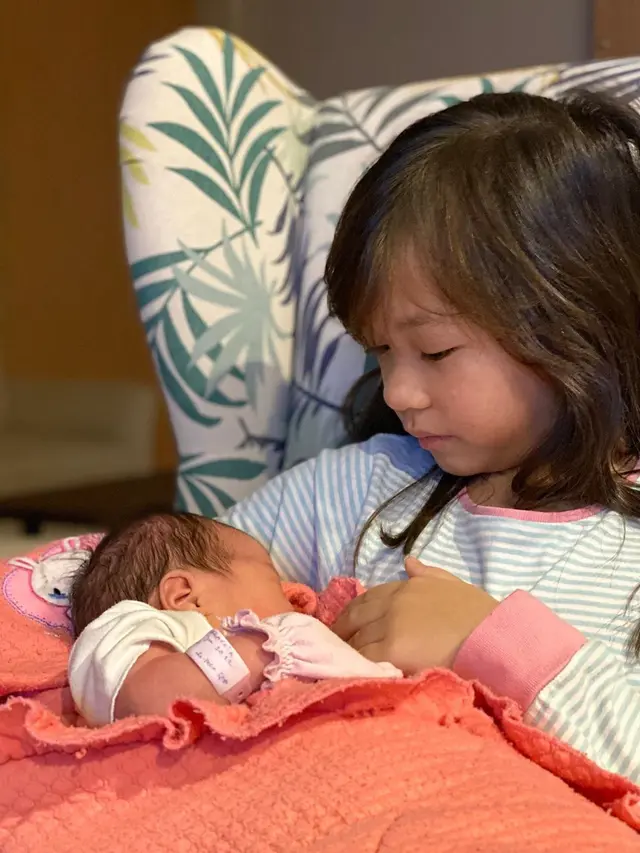 [Fimela] Mona Ratuliu