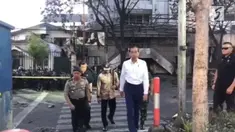 Mengunjungi Gereja GPPS di Jalan Arjuno Surabaya yang baru saja menjadi sasaran bom teroris. Kita seluruh bangsa Indonesia, bersatu melawan terorisme.