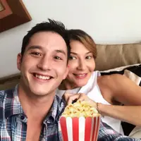 Tidak banyak selebriti kembali akrab dengan mantan pasangannya. Selain Marshanda yang akrab dengan mantan suami dan istrinya, artis senior Tamara Belszynski juga terlihat akrab dengan mantan suaminya, Mike Lewis. (instagram/mike_lewis)