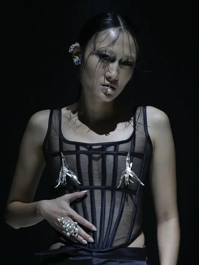 Koleksi Mahija di Jakarta Fashion Week 2024