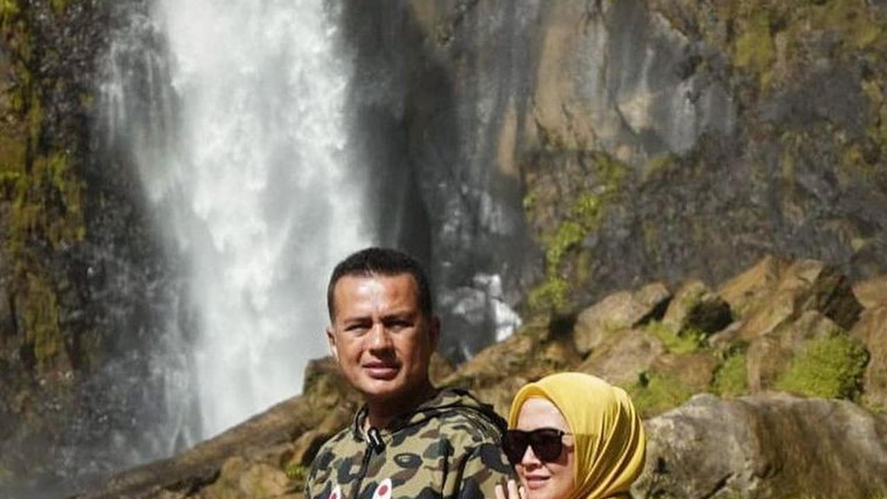<b>Profil Singkat</b>