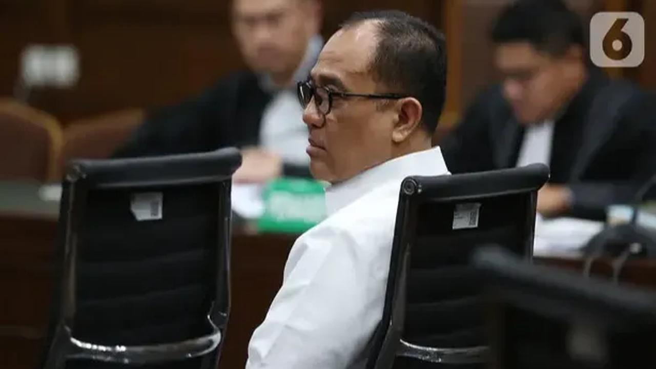 Rafael Alun Ajak Keluarga Cuci Uang Hasil Korupsi<br>