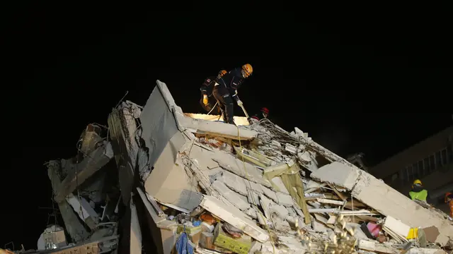 Turki Diguncang Gempa Bumi, Ratusan Orang Terluka