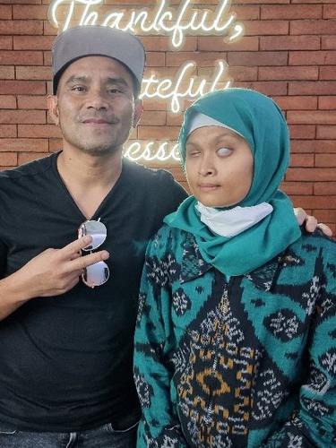 Judika mempersiapkan single duet bersama Nurlela, seorang disabilitas netra yang memiliki suara emas (https://www.instagram.com/p/CamoHhlpXc8/)