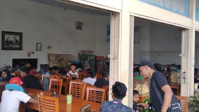 Rekomendasi Tempat Makan Dekat Dusun Semilir