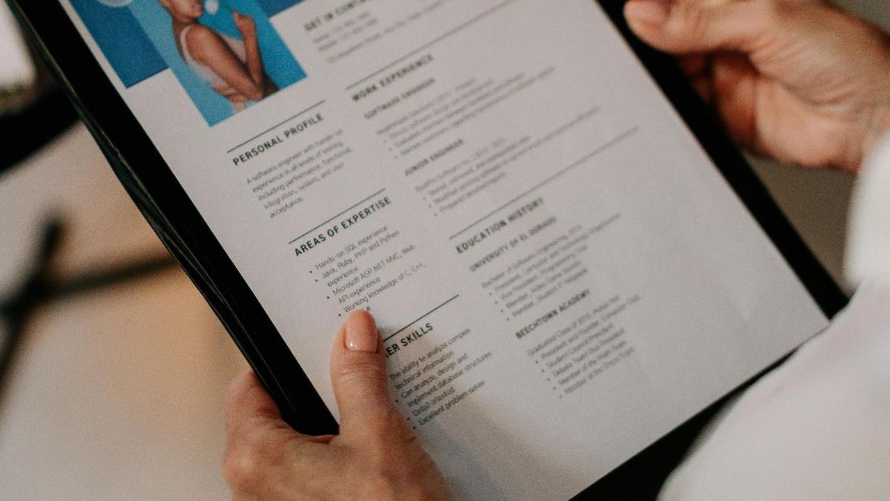 21 Contoh CV Formal, Modern, & Kreatif dalam Bahasa Indonesia serta Inggris