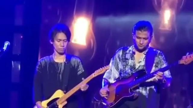 Eross Sheila on 7 bersama Adam