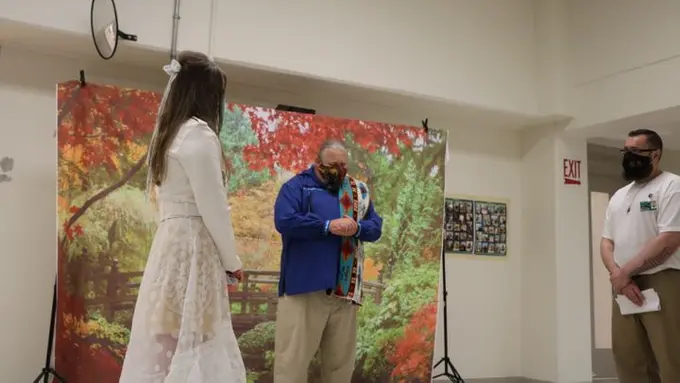 Chelsea Moore dan Chris