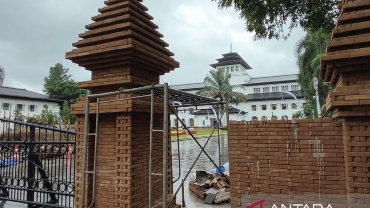DPRD Jabar Soroti Ironi Anggaran Gapura Gedung Sate vs Pelestarian Situs Budaya Sunda