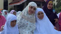 Bella Shofie Kompak dengan Istri Pertama Suryono Saat Idul Adha