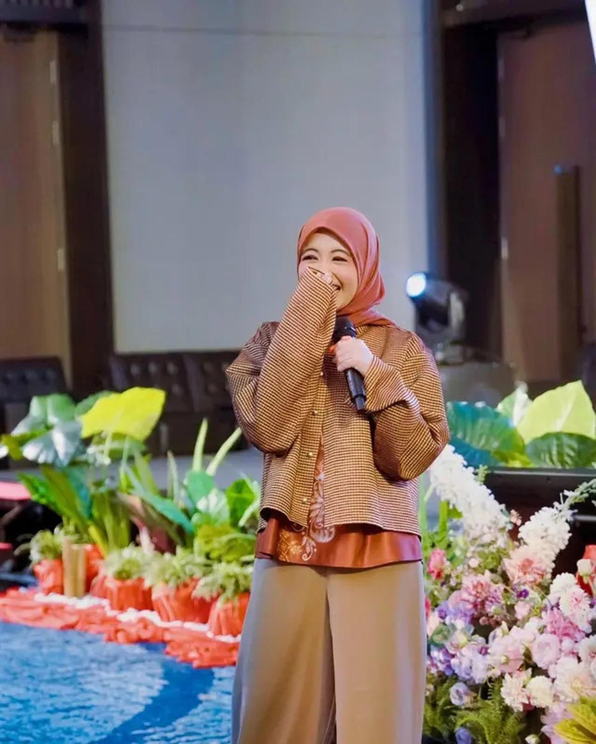 Arafah Rianti Dilabrak Tetangga karena Punya 3 Mobil, Warganet Pertanyakan Lahan Parkir