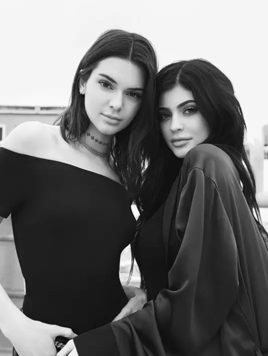 Sementara itu Kylie Jenner malah berharap Kendall Jenner memberikan Anwar kesempatan dan serius membina hubungan. (instagram/kendallandkylie)