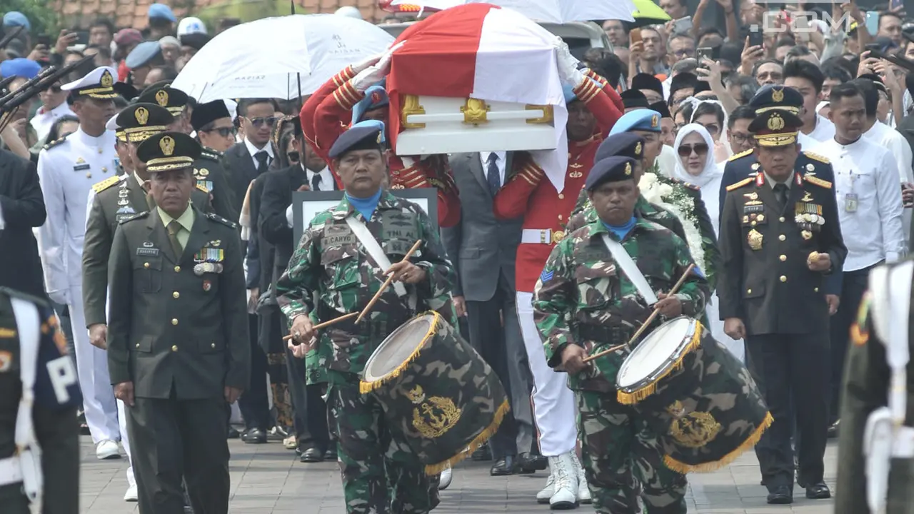 Jenazah BJ Habibie Tiba di TMP Kalibata