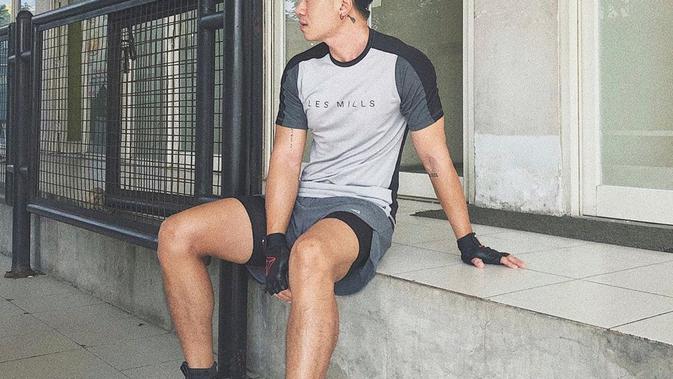 Jika tidak ada waktu ke gym, Rafael Tan akan menggantinya dengan jogging. Tak hanya itu, dia pun menjaga asupan makanan agar badannya tetap bagus. (Liputan6.com/IG/@rafaell_16)