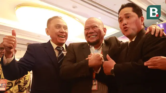 Foto: Momen Mesranya La Nyalla dan Erick Thohir Jelang Perebutan Kursi PSSI 1, Berpelukan