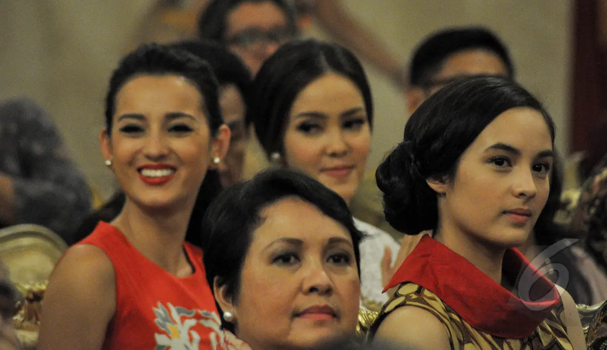 Artis Chelsea Islan terlihat hadir di peringatan Hari Film Nasional ke-65 di Istana Negara, Jakarta, Senin (30/3/2015). Presiden Joko Widodo menonton film nasional sebagai bentuk dukungan bagi perkembangan film nasional. (Liputan6.com/Faizal Fanani)