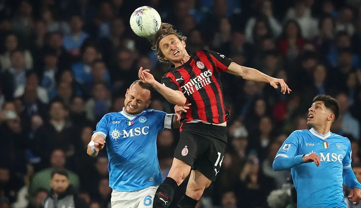 Napoli berhasil memetik kemenangan saat menjamu AC Milan dalam laga lanjutan Liga Italia 2025/2026 di Diego Armando Maradona Stadium, Naples, Italia, Senin (06/04/2026) waktu setempat. (AP Photo/LaPresse/Alessandro Garofalo)