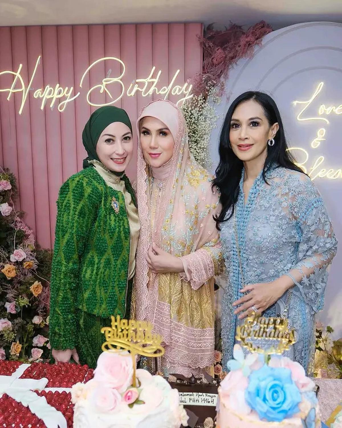 6 Potret Tamu Seleb di Ultah Marini Zumarnis, Ada Artis Senior hingga Ariel Tatum