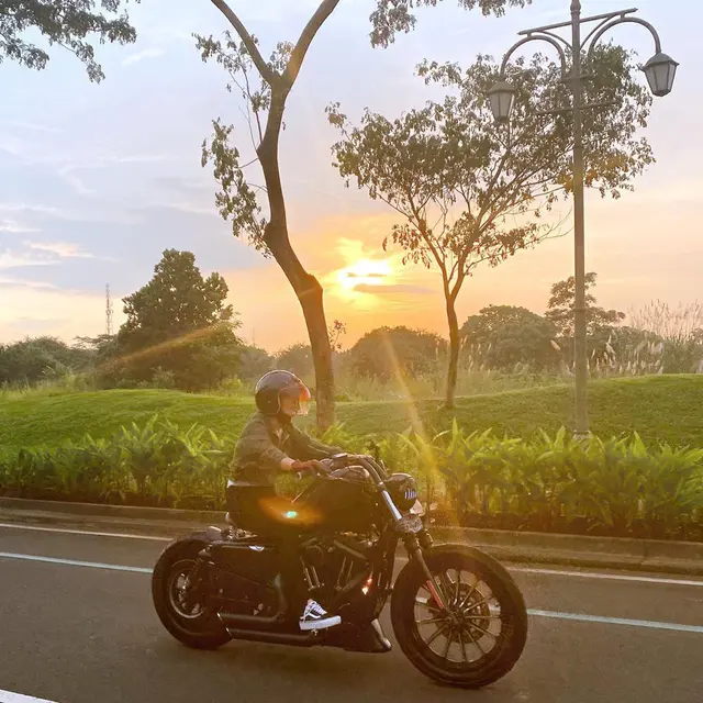 Potret Selvi Kitty naik moge