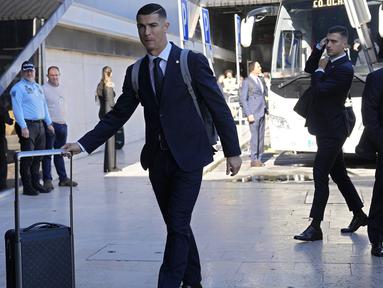 Cristiano Ronaldo dan pemain Timnas Portugal lainnya dijadwalkan hari ini, Jumat (18/11/2022) untuk bertolak ke Qatar untuk mengikuti turnamen Piala Dunia 2022. (AP Photo/Armando Franca)