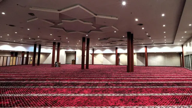 Terminal 2F Bandara Soekarno-Hatta  sebagai pusat penerbangan umrah dan haji