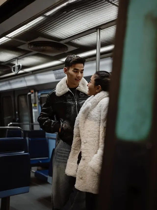 6 Potret Romantis Nikita Mirzani dan Matthew Gilbert di Paris, Bak ABG Dimabuk Cinta