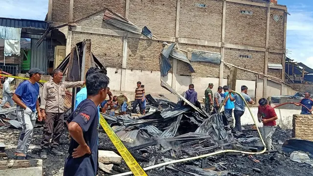 Kebakaran rumah di Toba