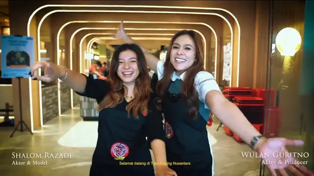 Wulan Guritno dan Shalom Razade Jadi Model