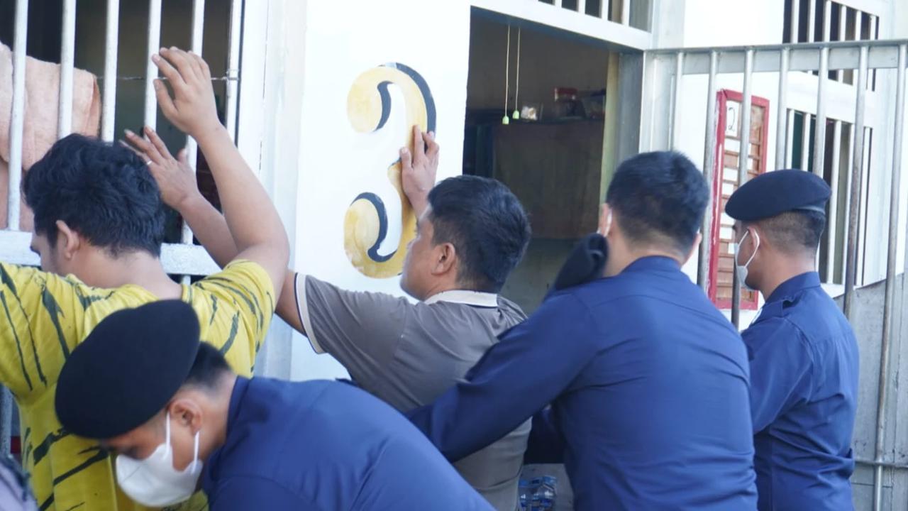 Razia Gabungan di Lapas Banjarbaru