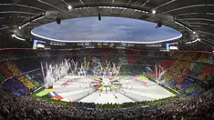 Kemeriahan upacara pembukaan Euro 2024 yang berlangsung di Allianz Arena, Munchen, Jerman, Sabtu (15/06/2024) WIB. (AP Photo/Dpa/Peter Kneffel)