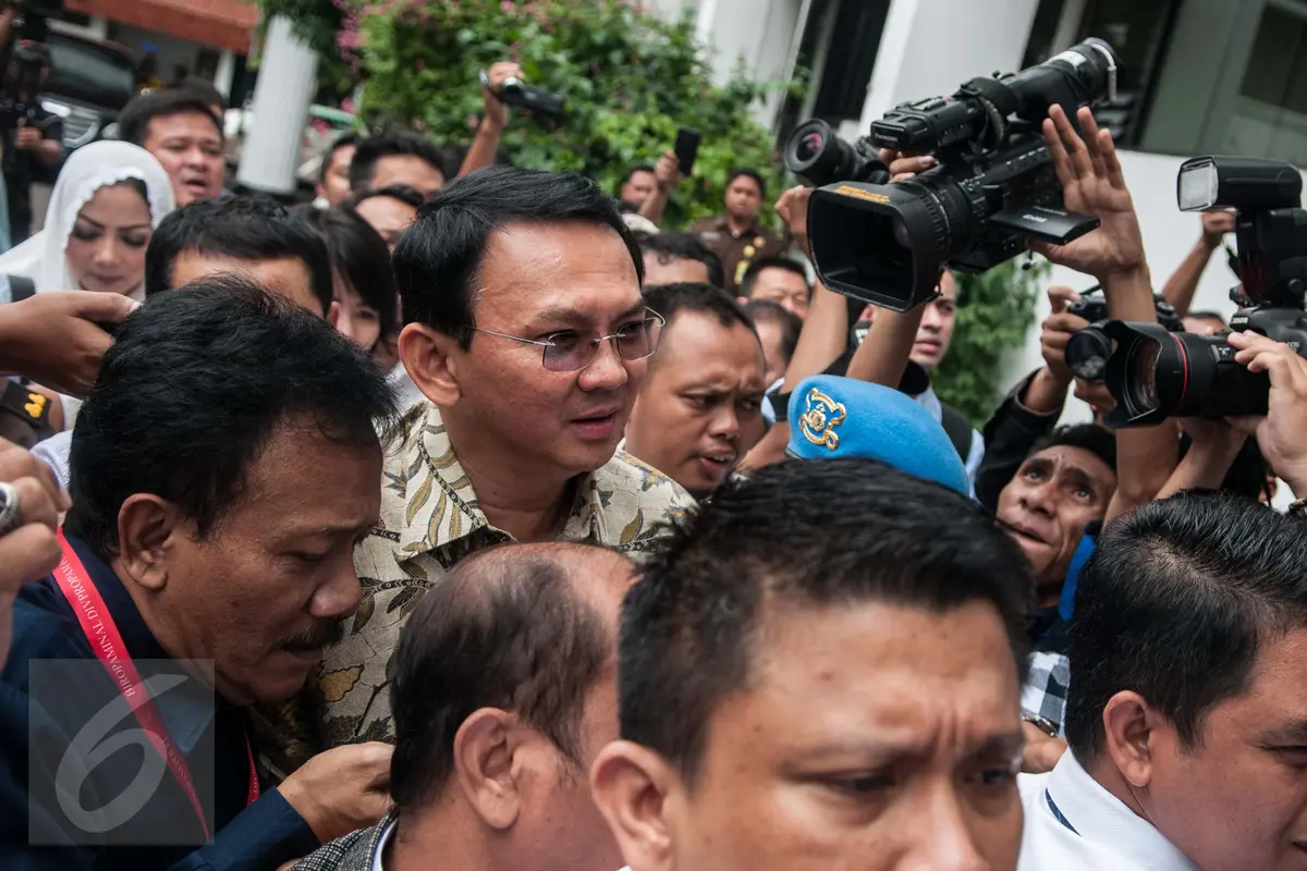 20161201-Ahok Diserahkan Penyidik ke Kejagung-Jakarta