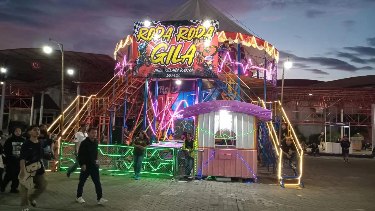Pasar Malam Empat Satoe Slank