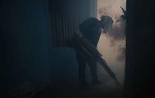 FOTO: Tekan Penyebaran DBD, Petugas Gencarkan Fogging untuk Basmi Nyamuk Aedes Aegypti