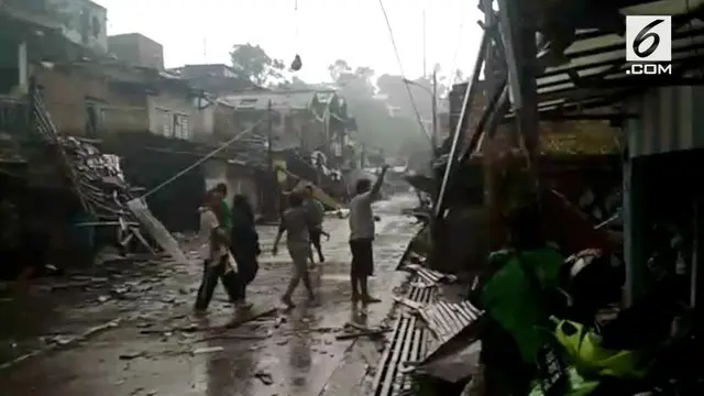 VIDEO: Angin Puting Beliung Landa Bogor, Rumah dan Mobil Hancur